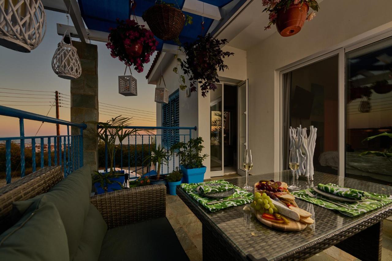 Villanelle Bed & Breakfast Welcomes Dog Lovers Only Tala 외부 사진
