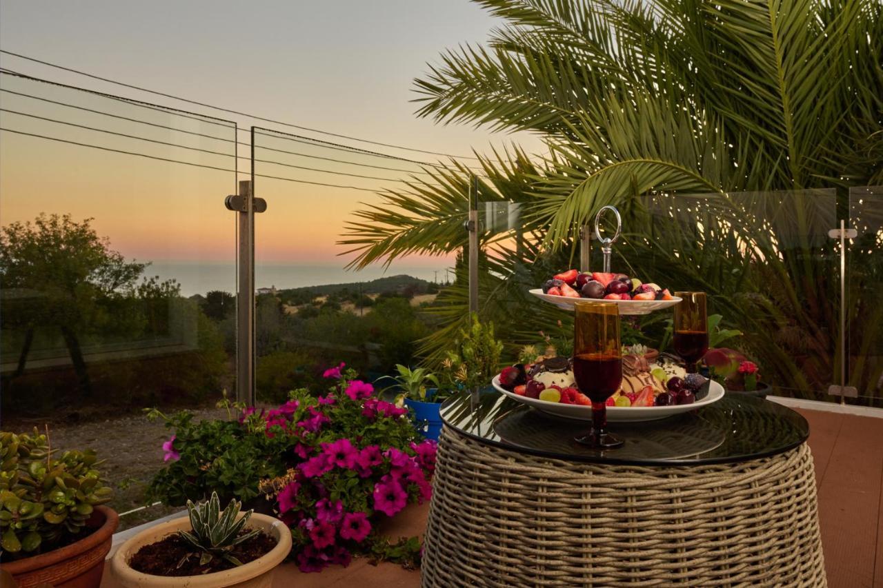 Villanelle Bed & Breakfast Welcomes Dog Lovers Only Tala 외부 사진
